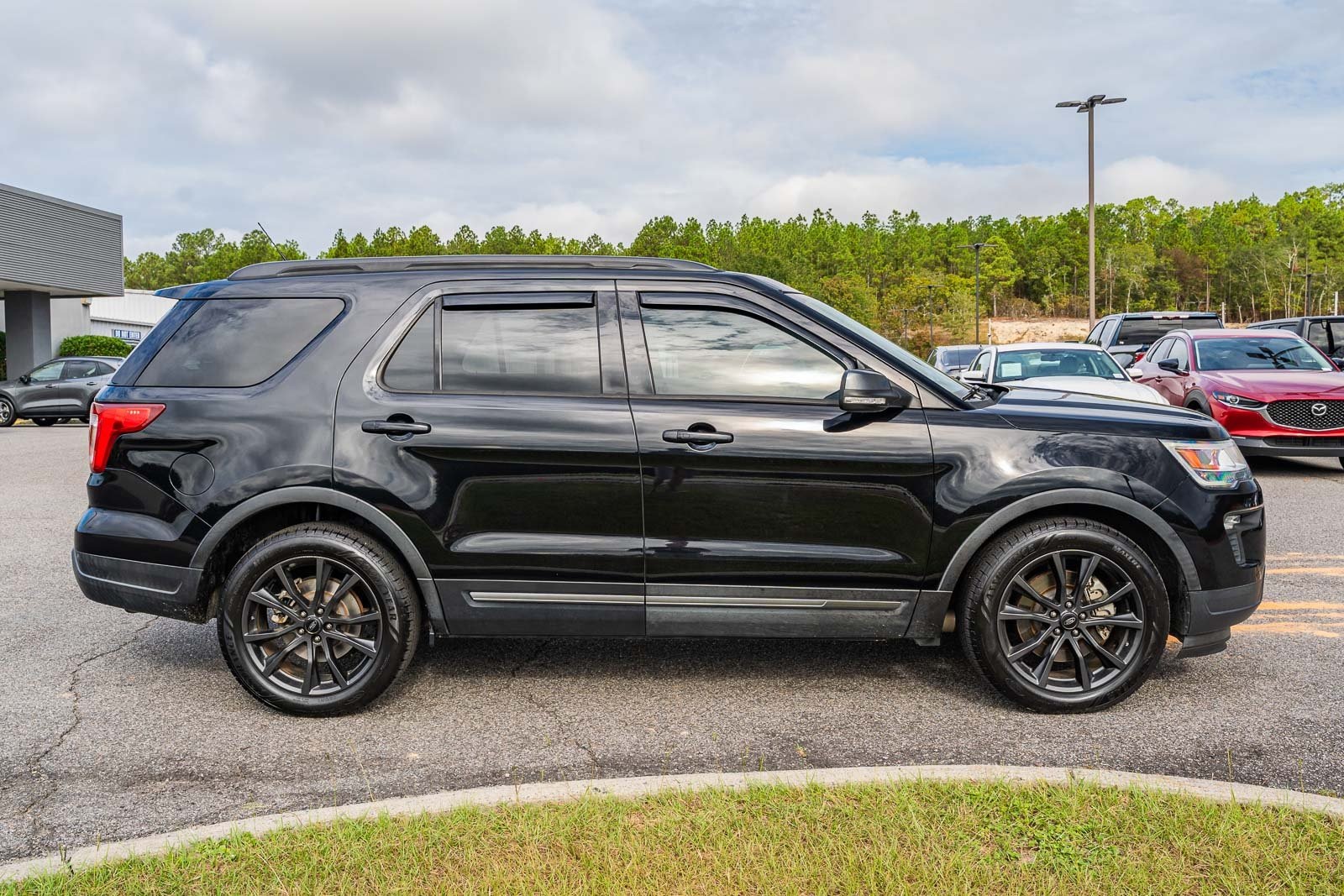 2019 Ford Explorer XLT photo 6