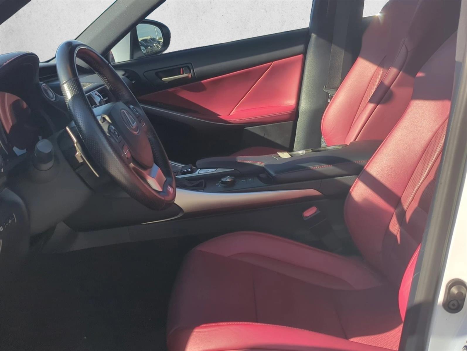 2020 Lexus IS 300 F SPORT photo 12