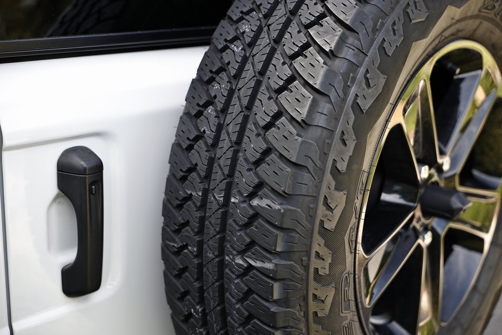 2022 Jeep Wrangler Unlimited Sahara Altitude photo 11