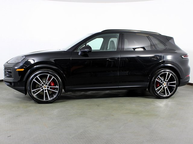 2025 Porsche Cayenne S photo 2