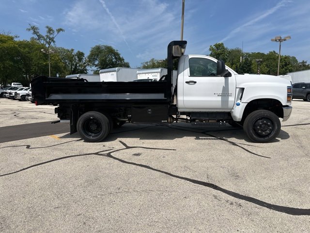 2024 Chevrolet Silverado 5500HD Work Truck photo 4