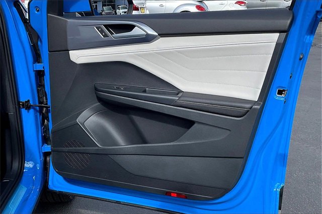 2025 Volkswagen Taos SEL photo 26