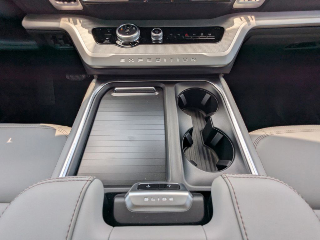 2025 Ford Expedition MAX photo 22