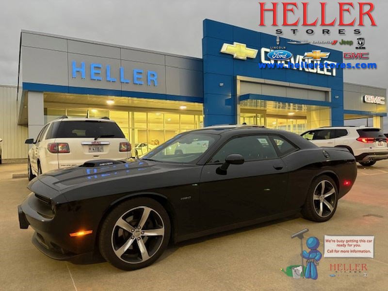 2016 Dodge Challenger R/T's photo