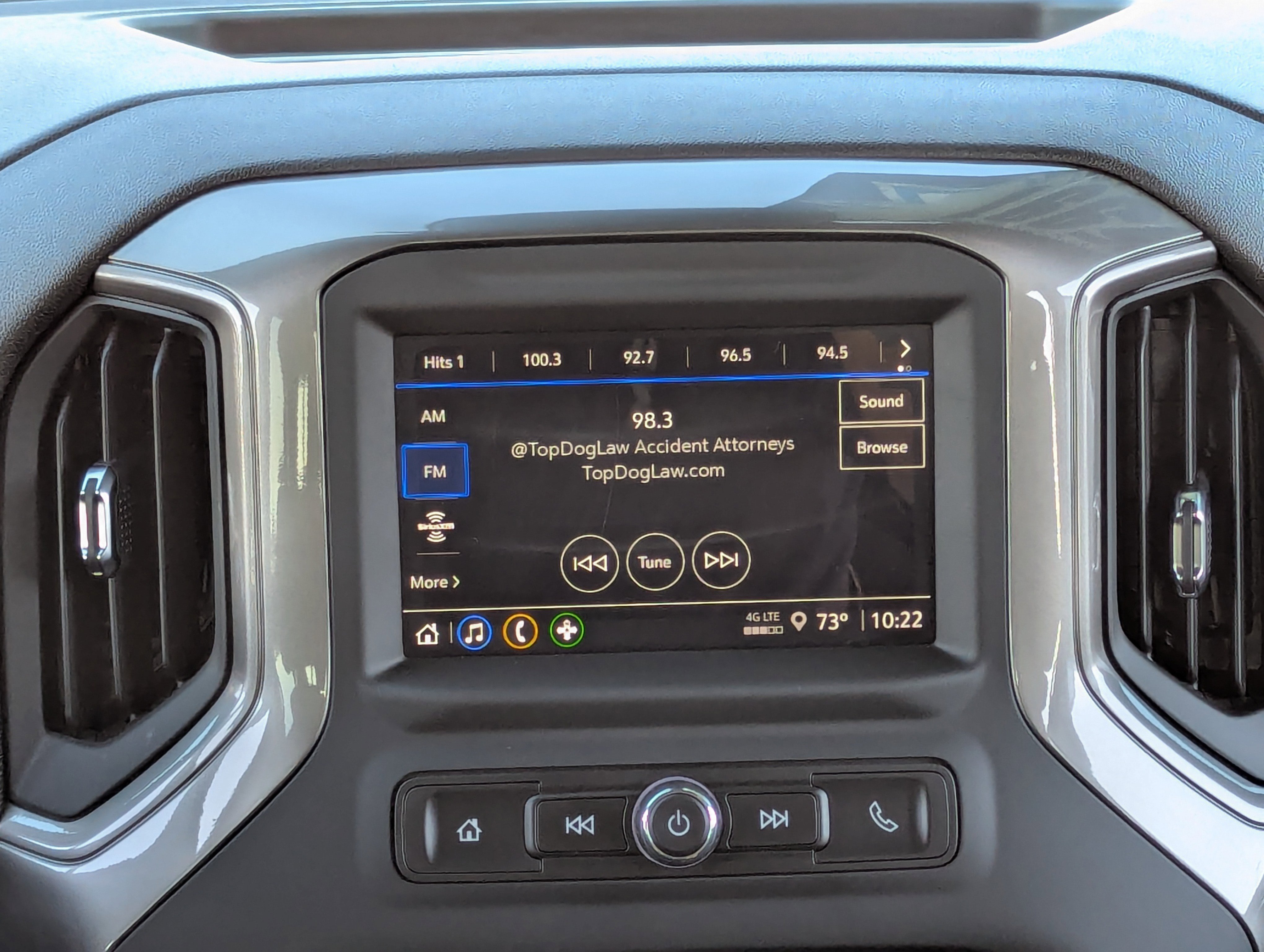 2025 Chevrolet Silverado 1500 Custom photo 2