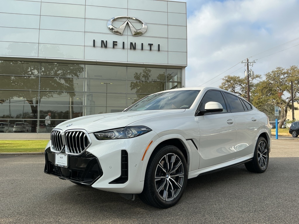 2025 BMW X6 40i's photo