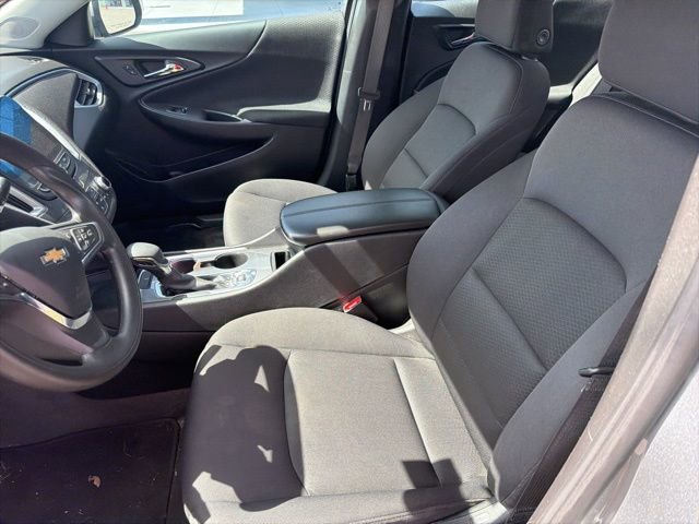 2023 Chevrolet Malibu 1LT photo 3