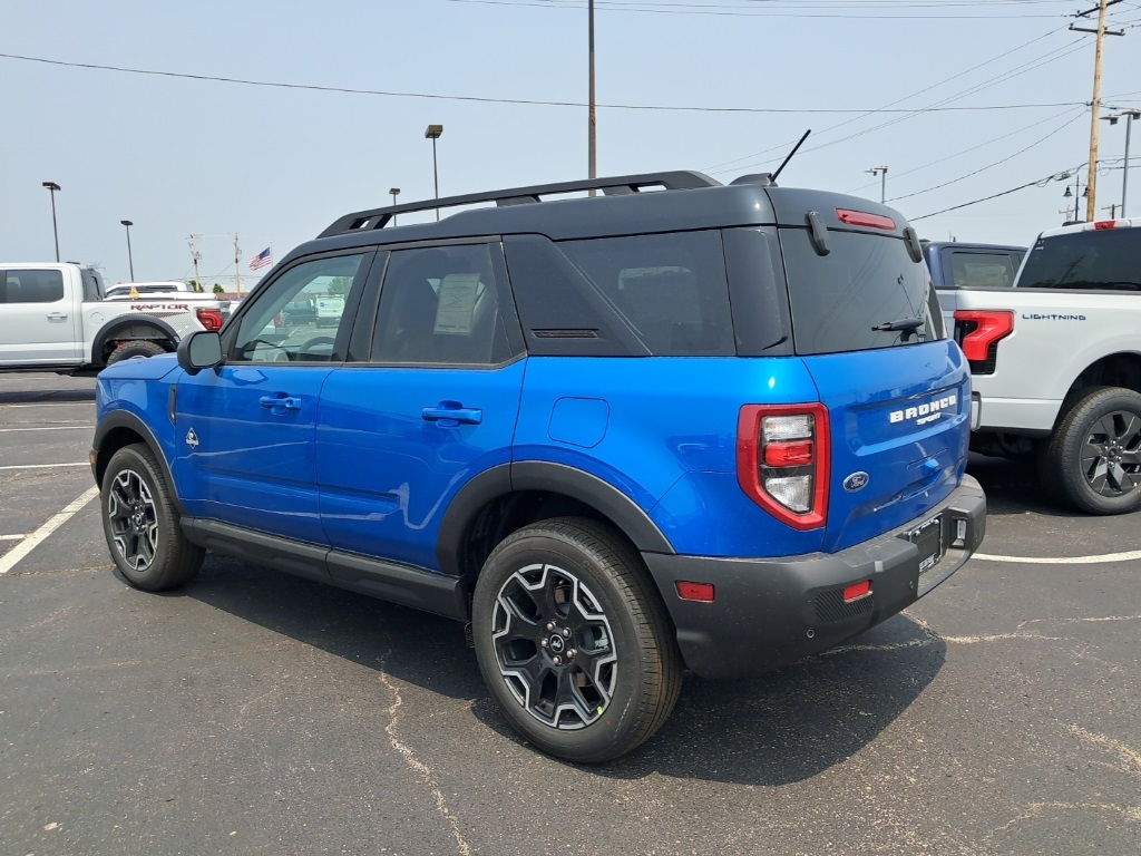2025 Ford Bronco Sport Outer Banks photo 4