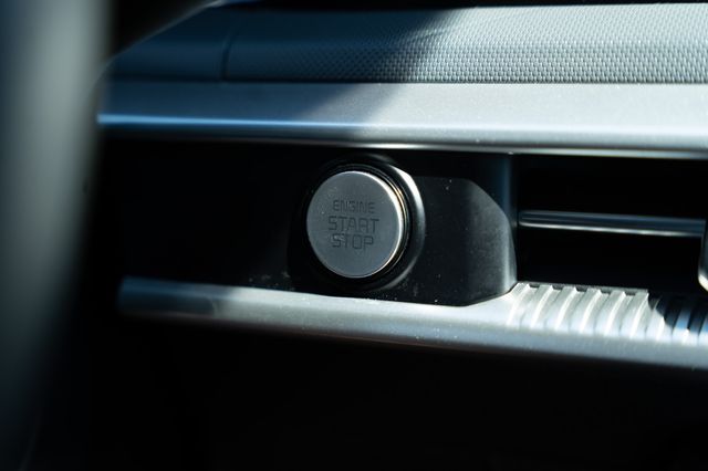 2024 Kia K5 GT-Line photo 25