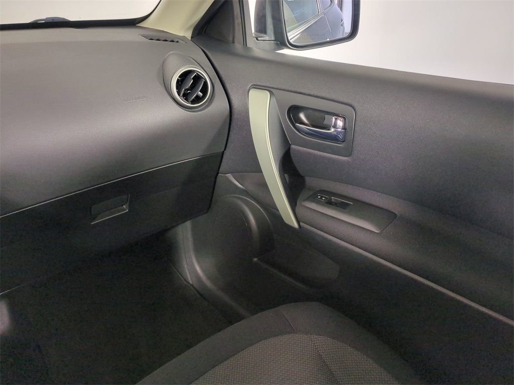 2012 Nissan Rogue SV photo 14