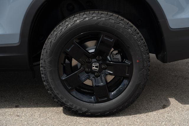 2026 Honda Ridgeline Black Edition photo 8