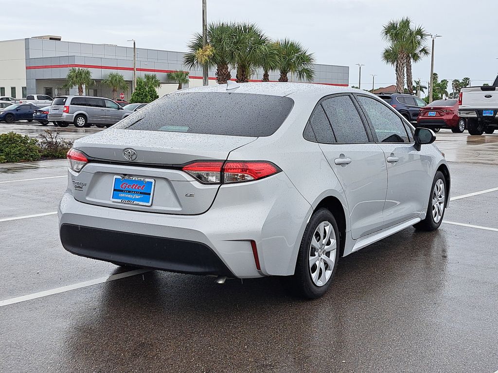 2024 Toyota Corolla LE photo 3