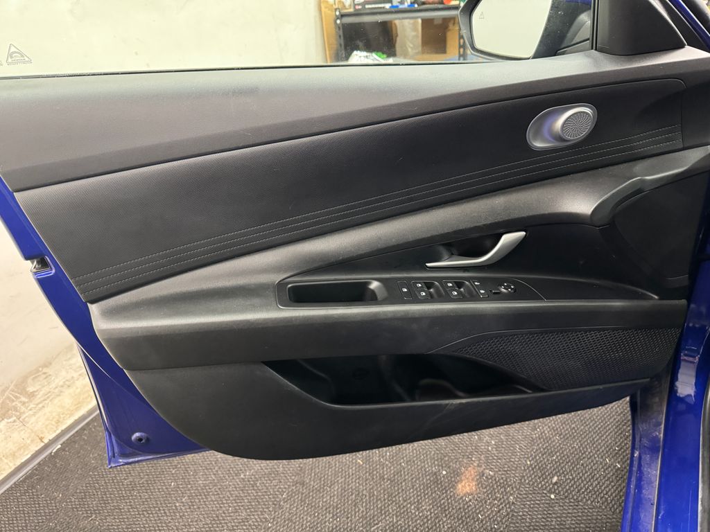 2024 Hyundai Elantra SEL photo 12