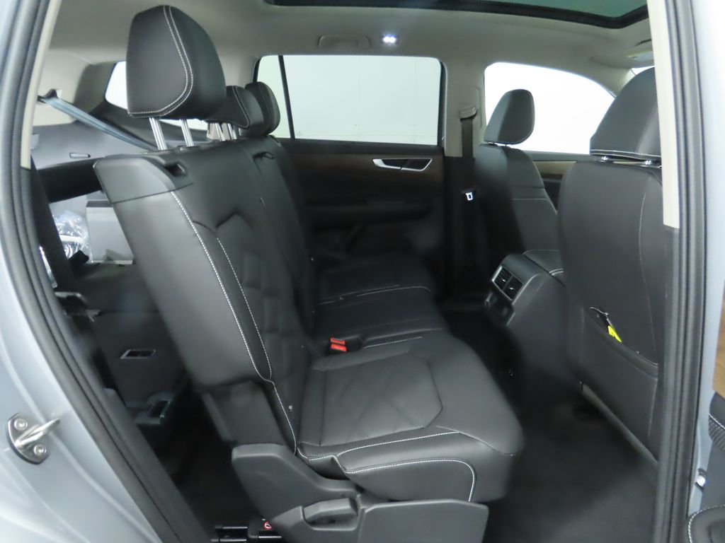 2026 Volkswagen Atlas SE Technology photo 21