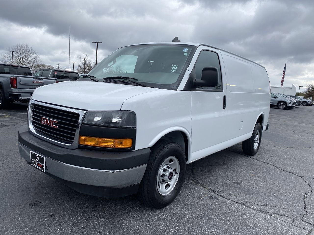 2023 GMC Savana Cargo Work Van's photo