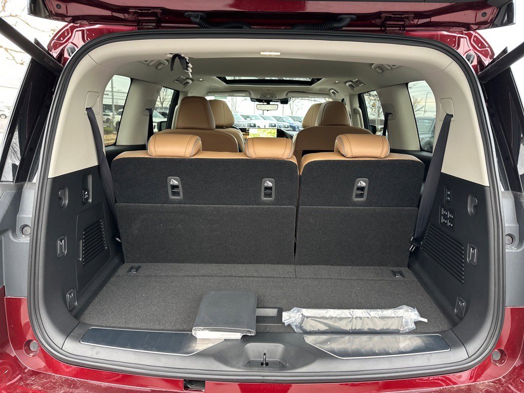2025 Infiniti QX80 Sensory photo 5