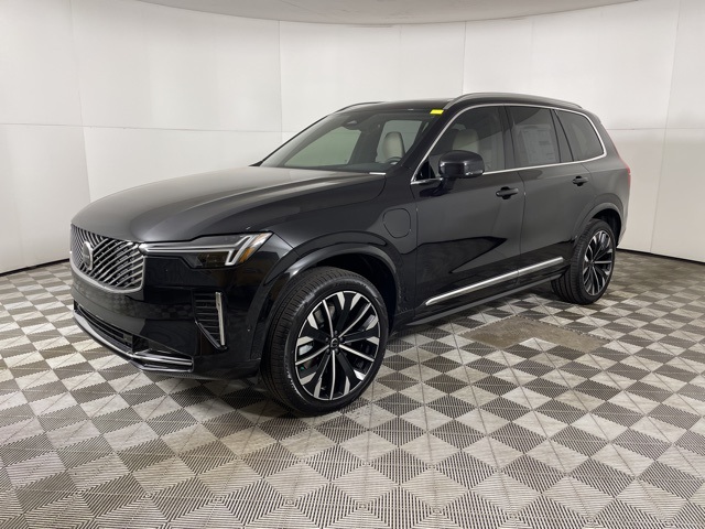 2025 Volvo XC90 T8 AWD Plus photo 3