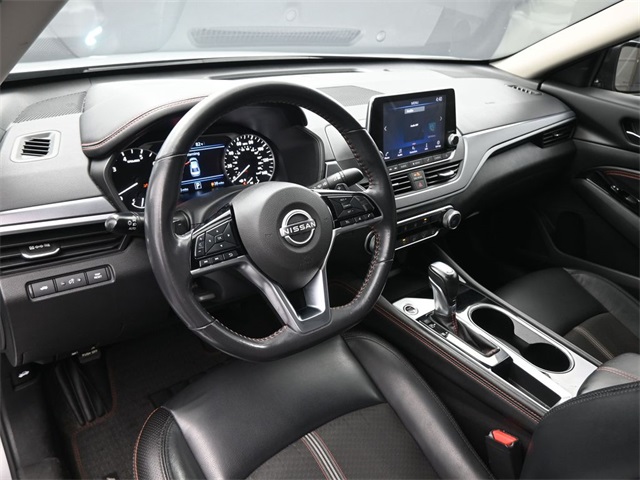 2023 Nissan Altima 2.5 SR photo 2