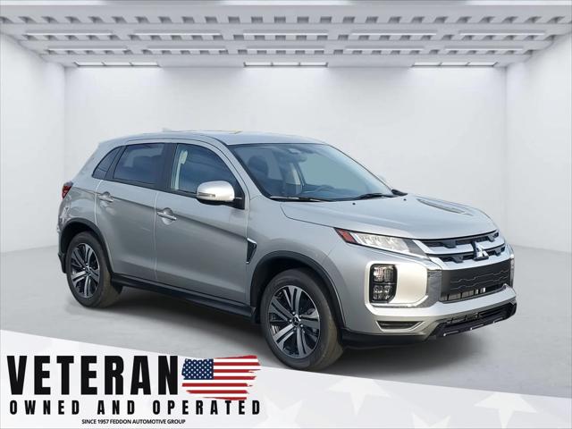 2024 Mitsubishi Outlander Sport SE's photo