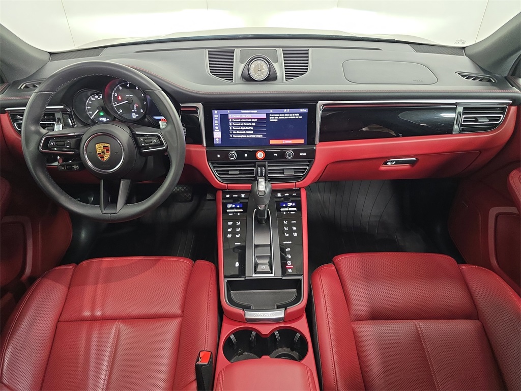 2023 Porsche Macan T photo 12