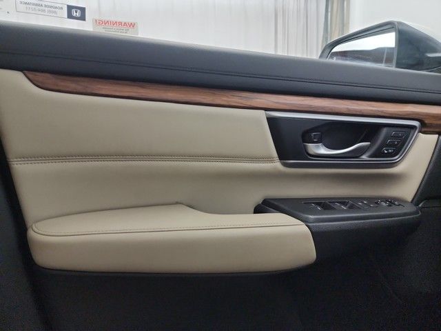 2017 Honda CR-V Touring photo 13