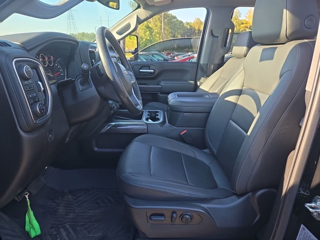 2022 Chevrolet Silverado 2500HD LTZ photo 4