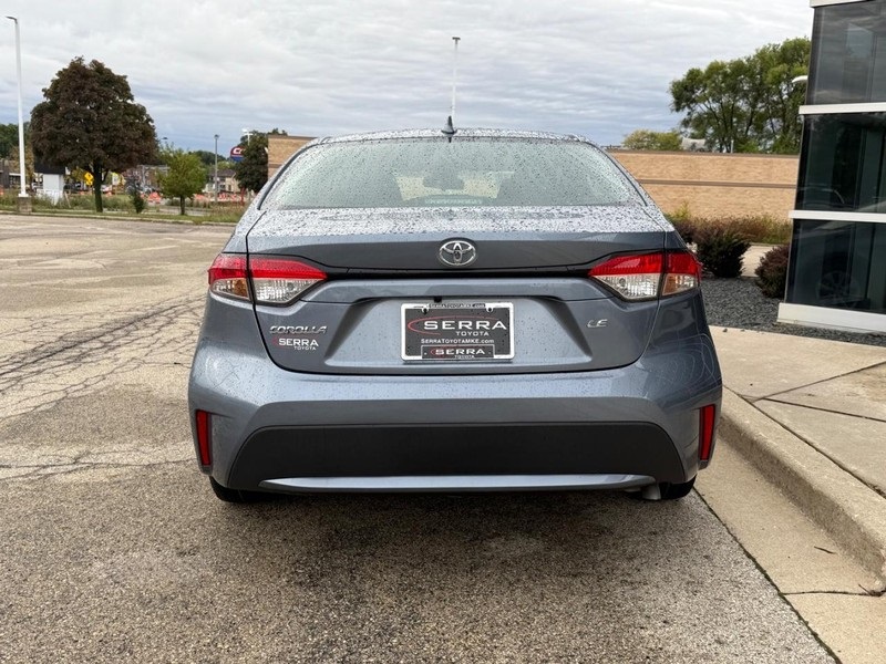 2021 Toyota Corolla LE photo 4