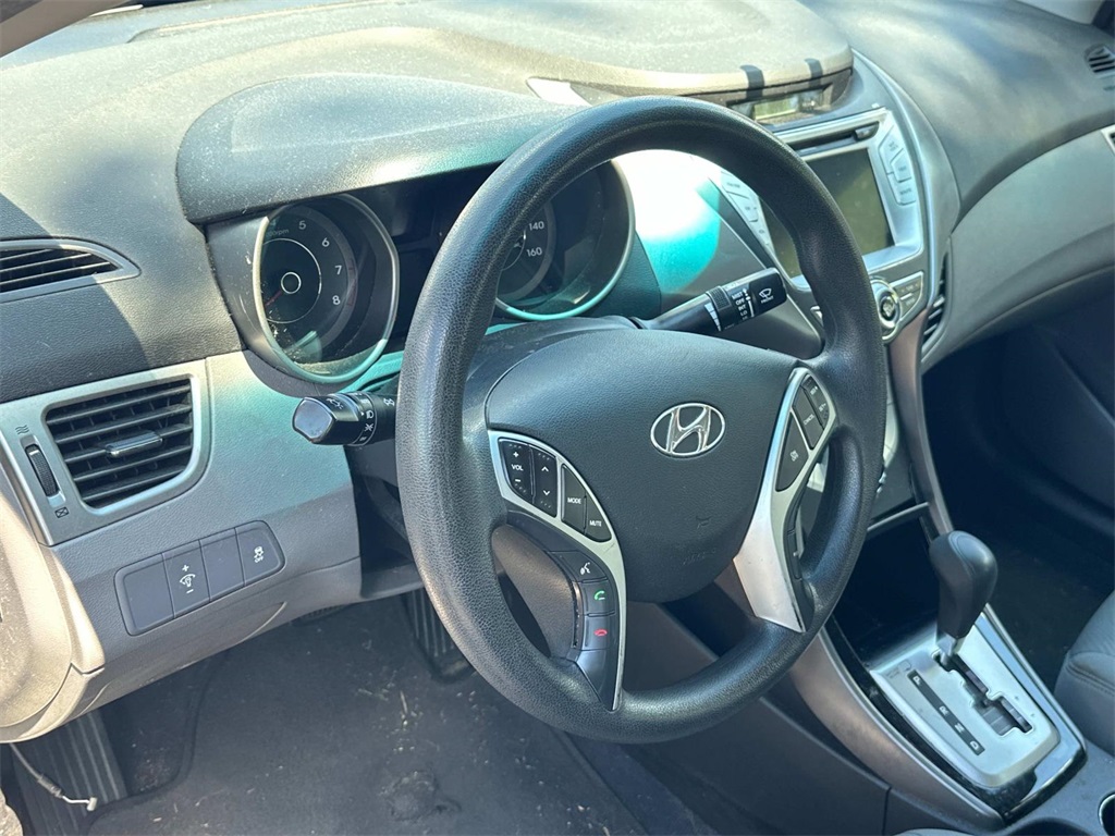 2011 Hyundai Elantra GLS photo 2