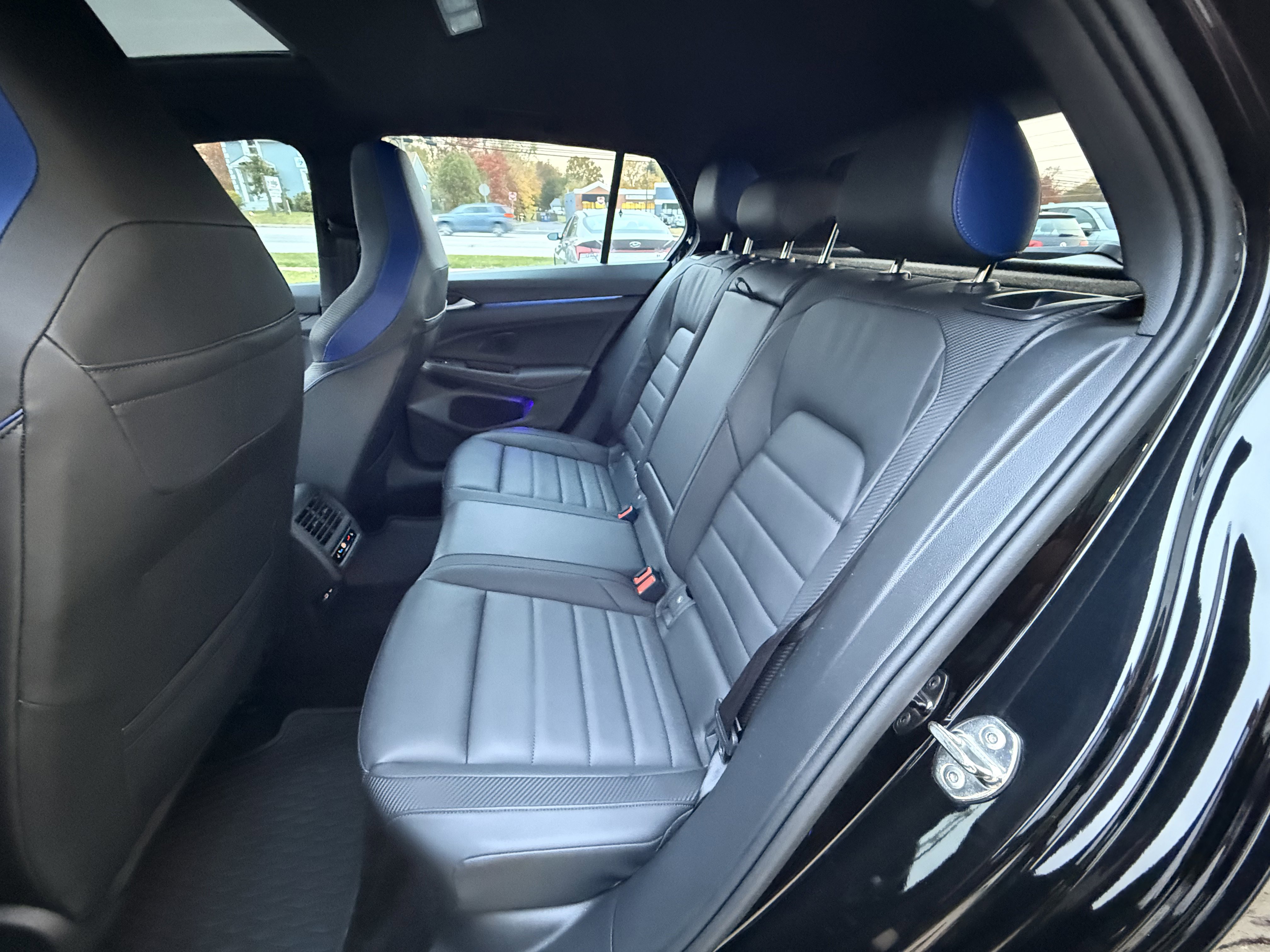 2024 Volkswagen Golf R photo 2