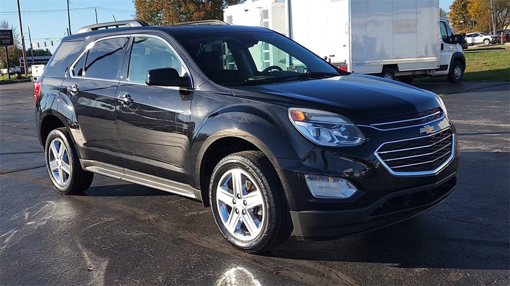2016 Chevrolet Equinox LT photo 2
