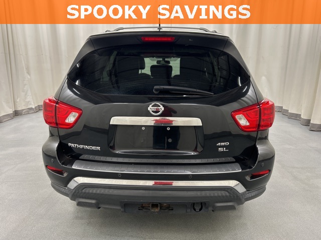 2018 Nissan Pathfinder SL photo 3