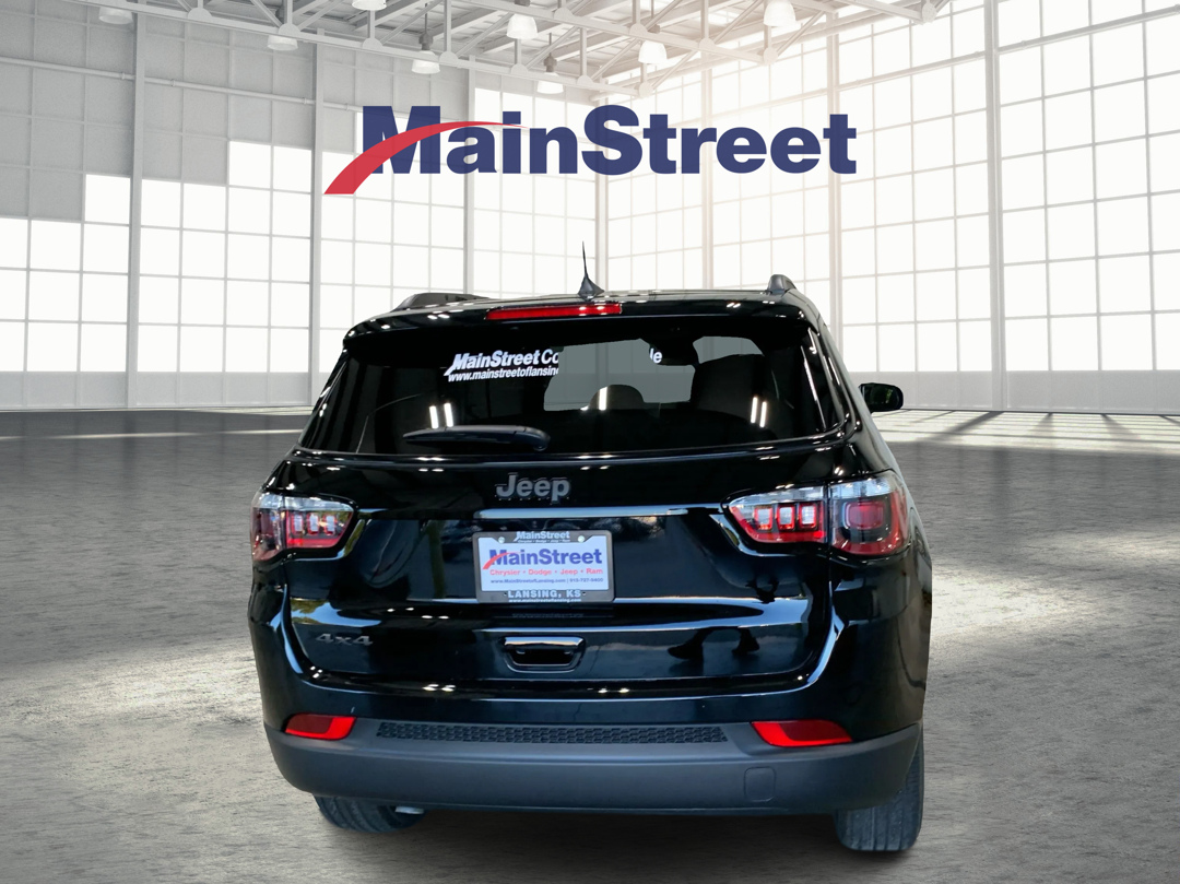 2026 Jeep Compass Latitude Altitude photo 2