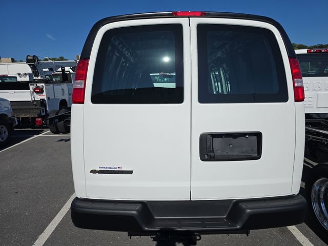 2025 Chevrolet Express 2500 Work Van photo 3