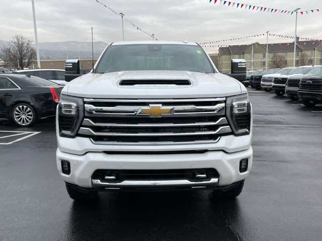2025 Chevrolet Silverado 2500HD High Country photo 2