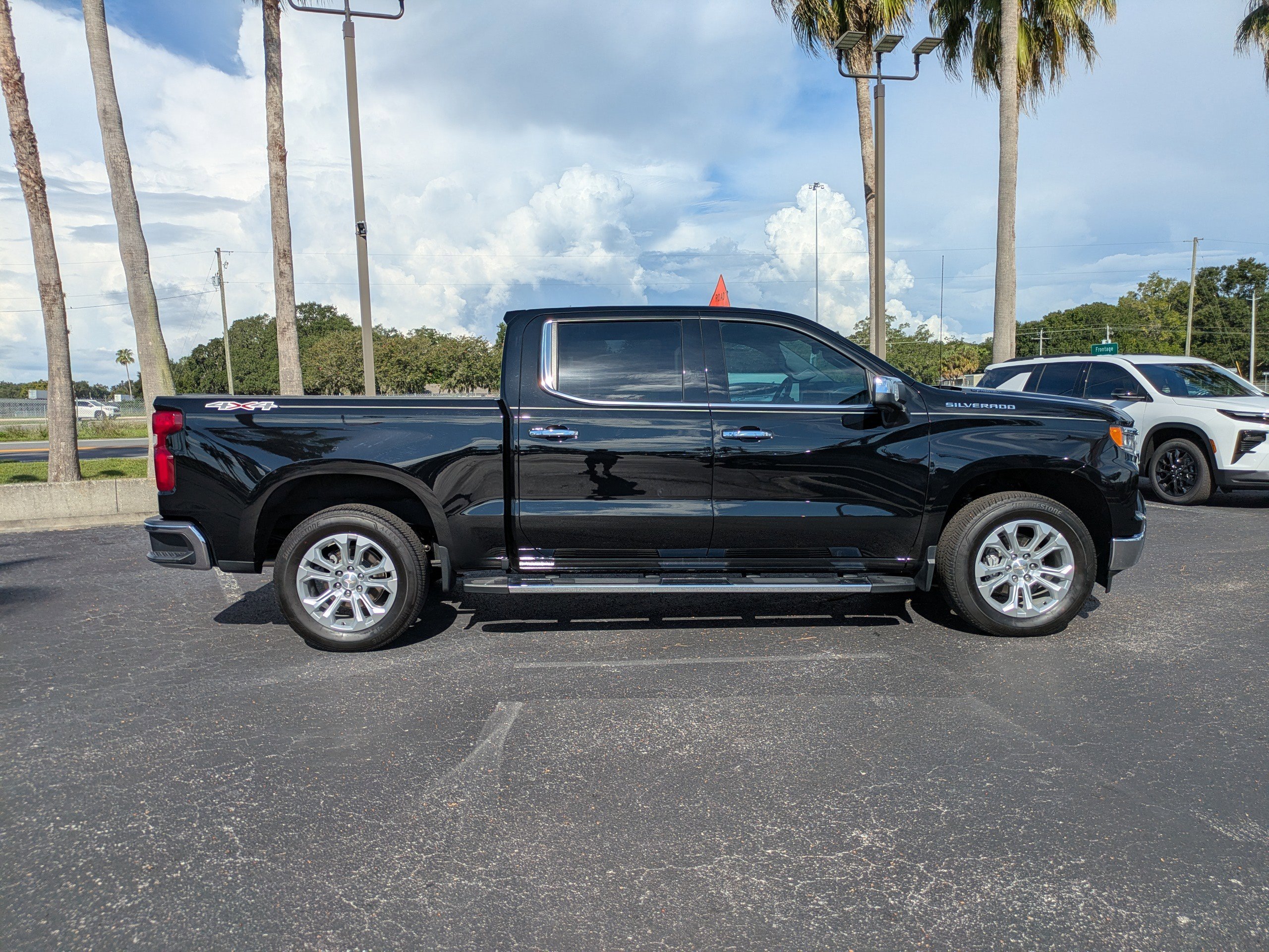 2023 Chevrolet Silverado 1500 LTZ photo 3