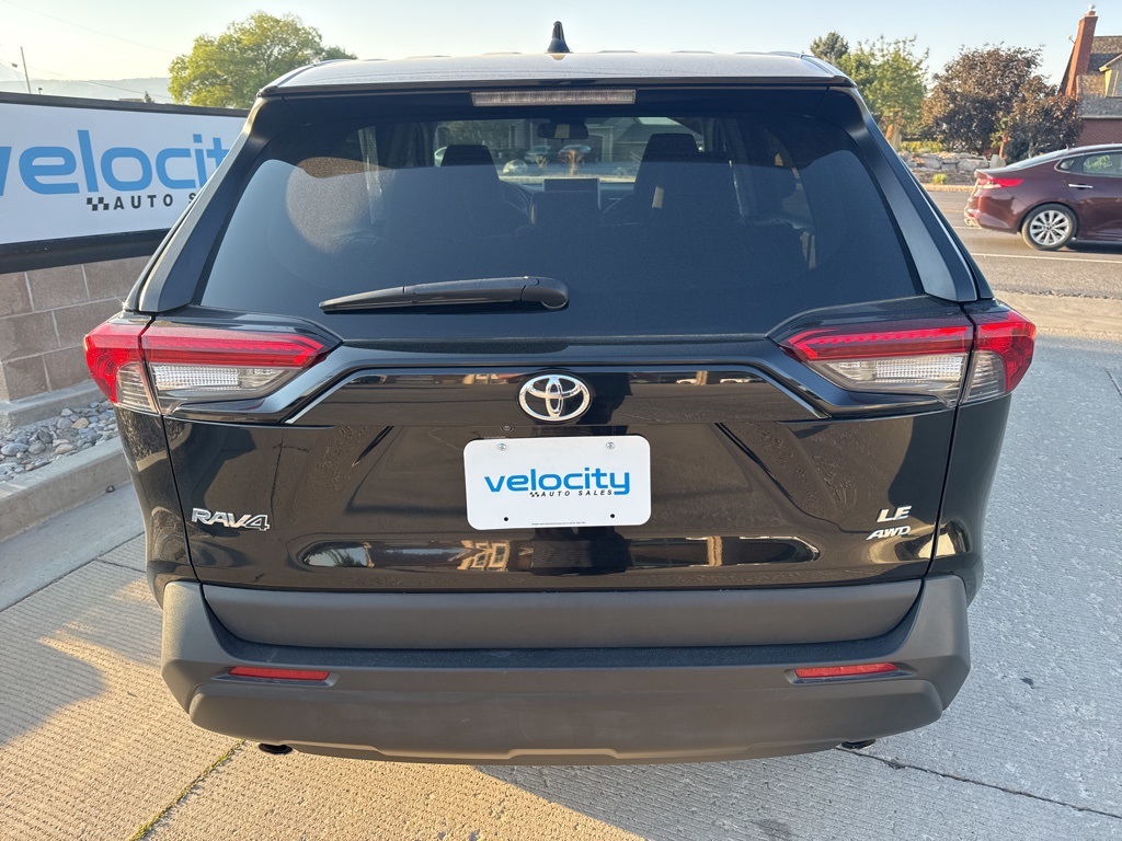 2024 Toyota RAV4 LE photo 6