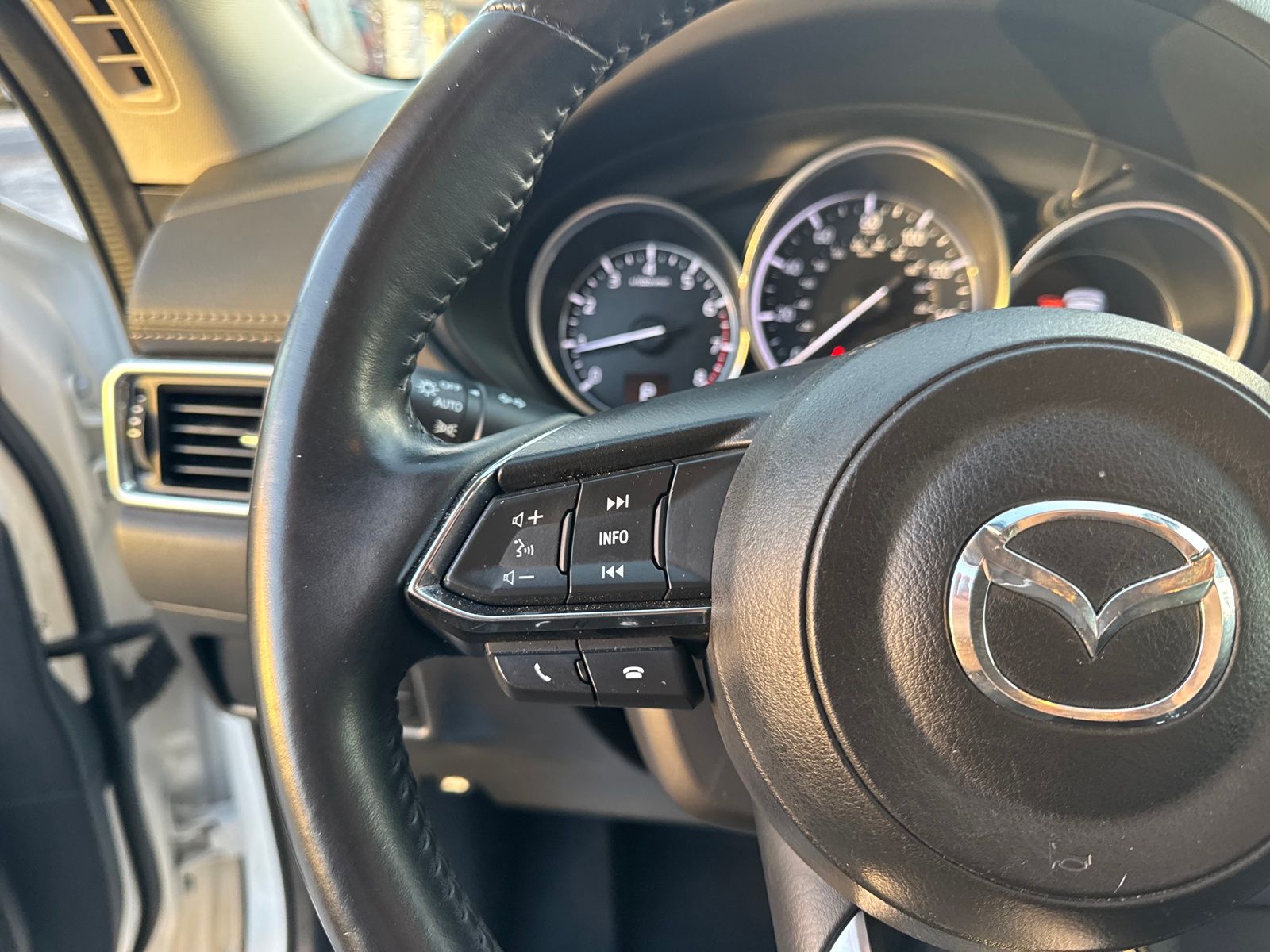 2018 Mazda CX-5 Touring photo 13