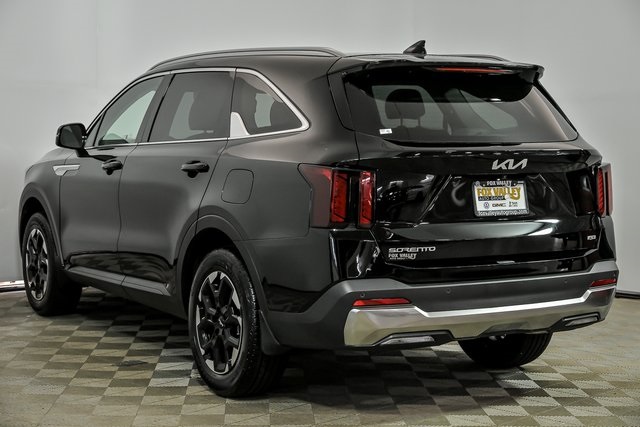 2024 Kia Sorento S photo 5
