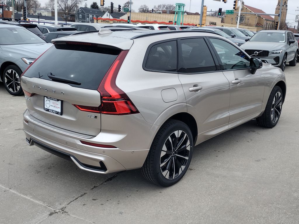 2026 VOLVO XC60 - Image 8