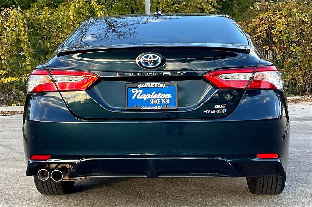 2020 Toyota Camry Hybrid SE photo 3
