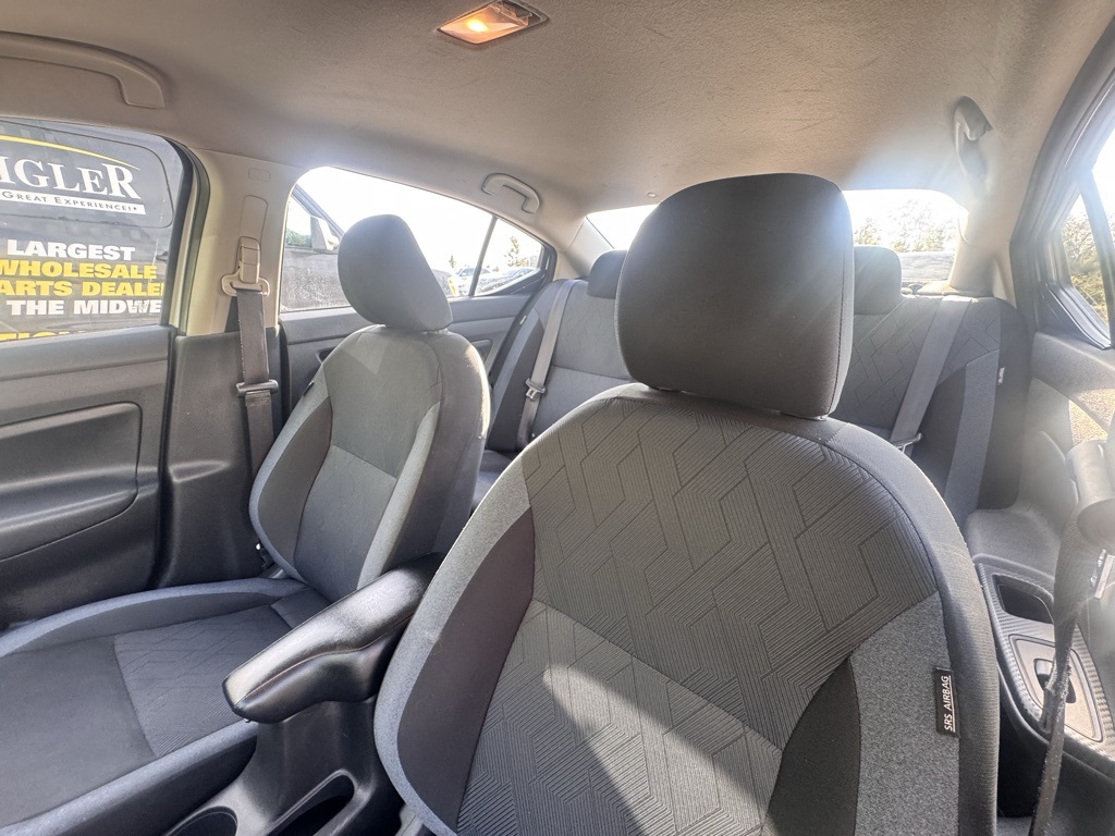 2023 Nissan Versa 1.6 SV photo 11