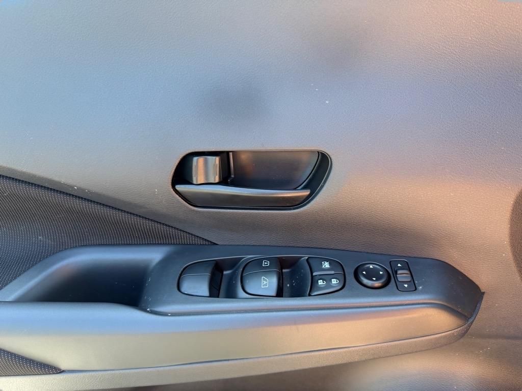 2025 Nissan Kicks Play S photo 15