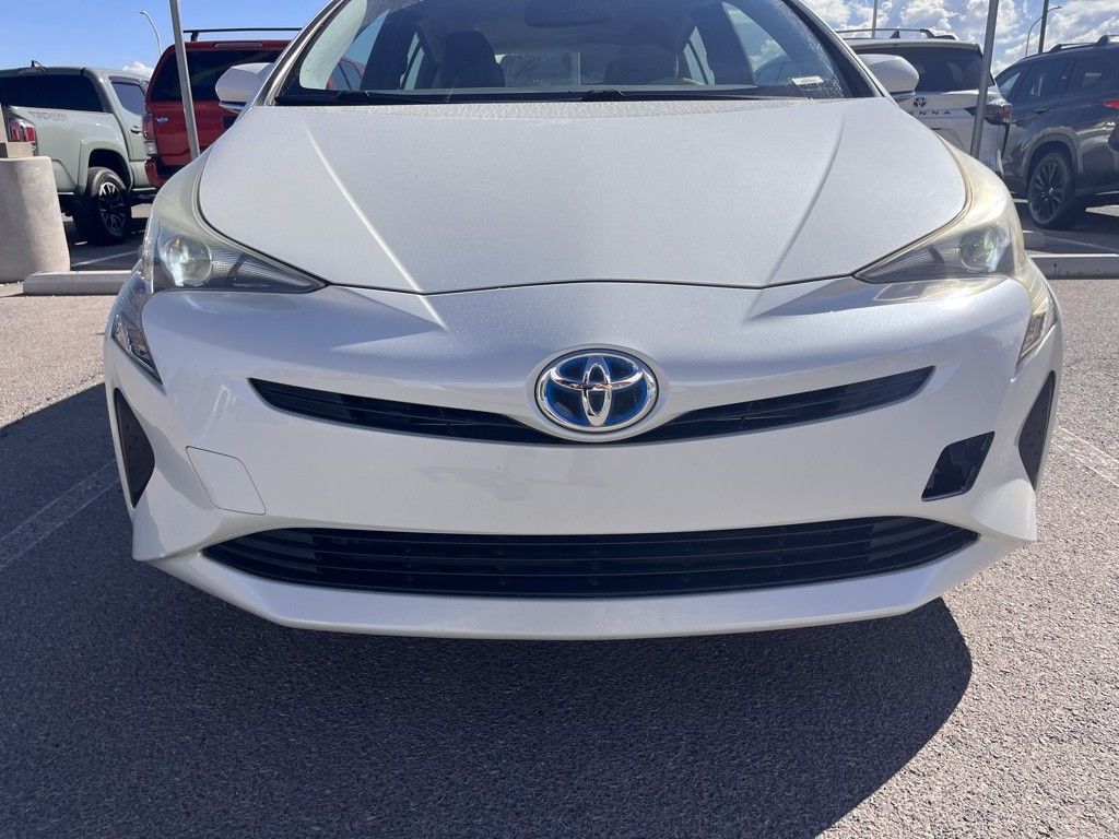 2016 Toyota Prius Four photo 7