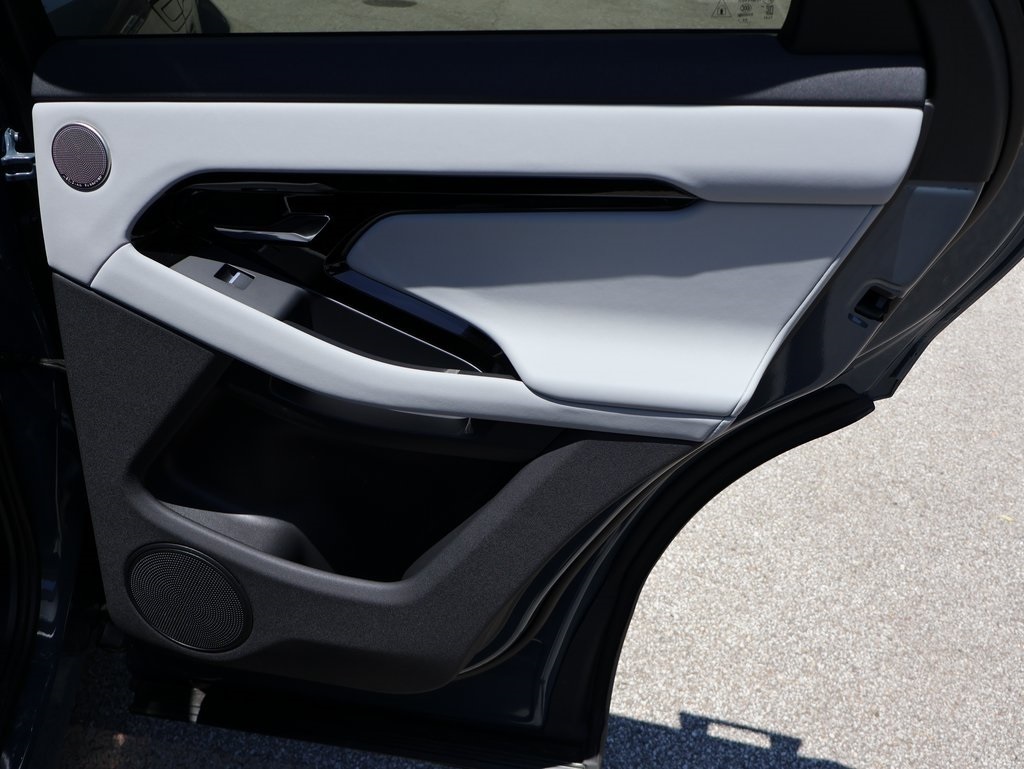 2026 Land Rover Range Rover Evoque Dynamic SE photo 15