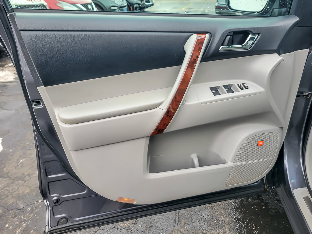 2013 TOYOTA HIGHLANDER - Image 20