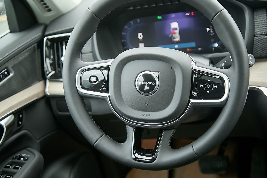 2025 VOLVO XC90 - Image 24