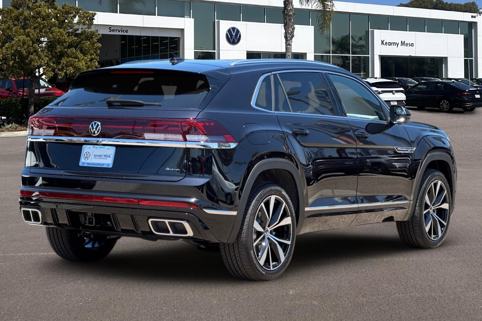 2025 Volkswagen Atlas Cross Sport SEL Premium R-Line photo 4