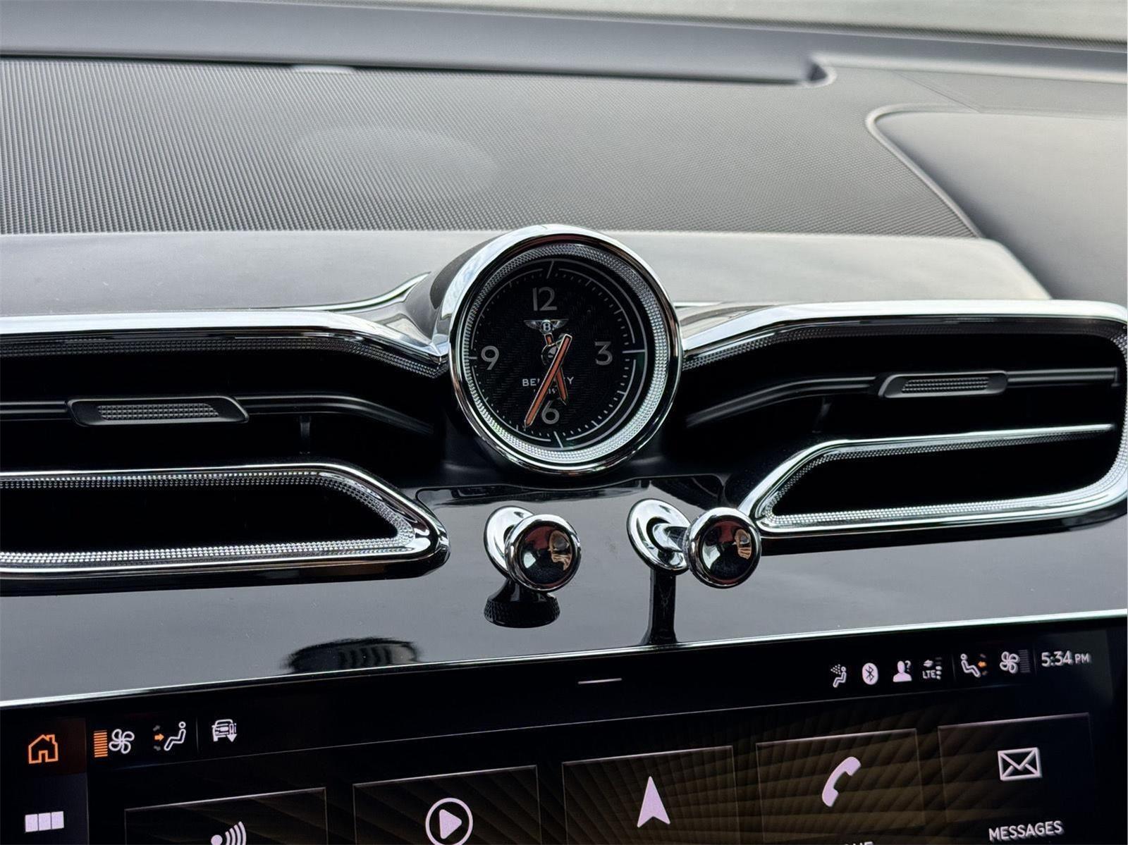 2024 Bentley Bentayga V8 photo 50