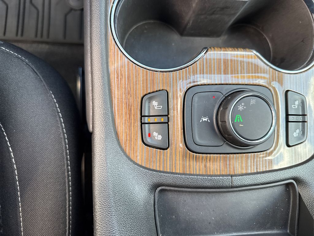 2023 Gmc Acadia SLE photo 32