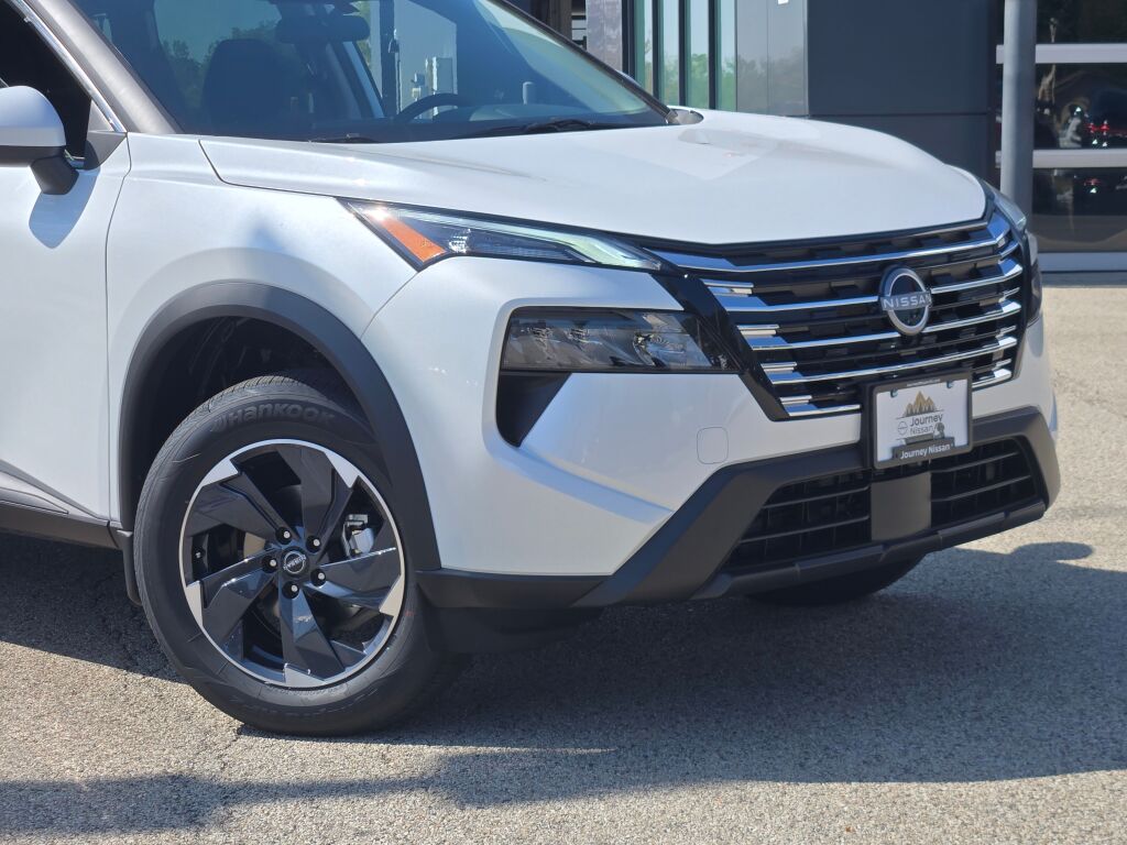 2026 Nissan Rogue SV photo 2
